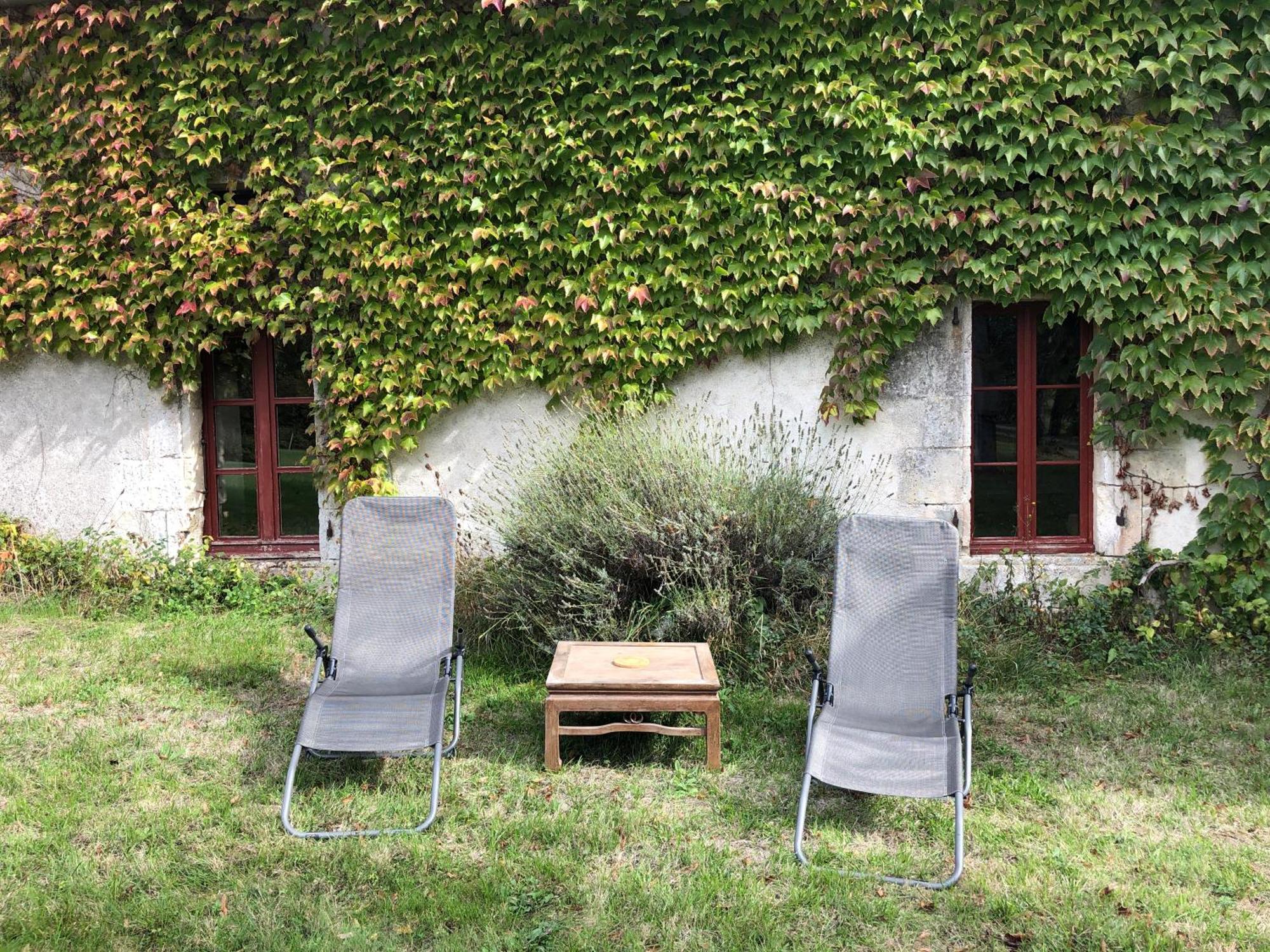 Gite De L'Edelinie Nanteuil-Auriac-de-Bourzac Eksteriør billede